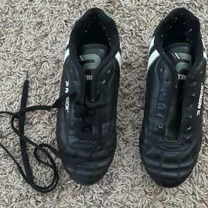 Unisex childrens cleats